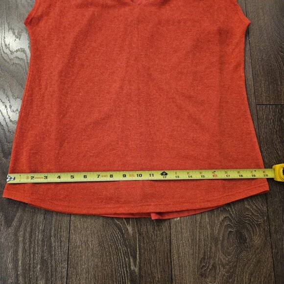 💥$5 ADD ON - Laura Red Flowy V-Neck T-Shirt With Built-In Tank top Size S - Picture 6 of 13